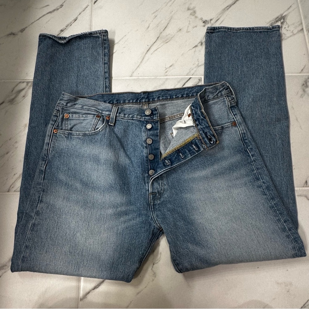 Levi's 501 Button Fly Straight Fit Men's Blue Jeans 36 x 30